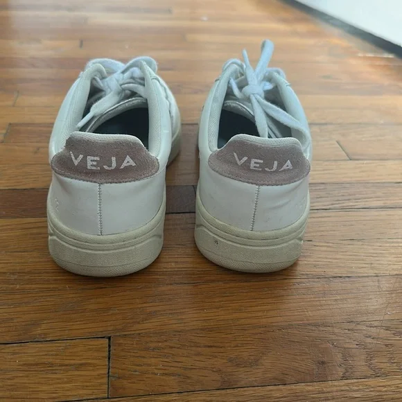Veja White and Pink V12 Sneakers - Picture 5 of 8